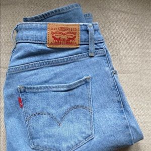 Levi’s 721 High Rise Jeans Size 6 / 28